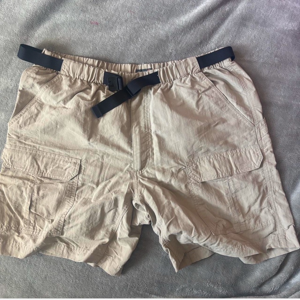 Royal Robbins Tan Cargo Shorts with Black Belt